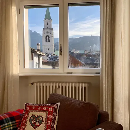 In The Center Of Cortina شقة