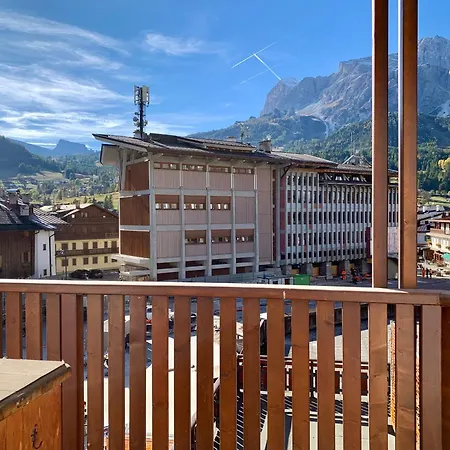 In The Center Of Cortina شقة كورتينا دامبيتزو
